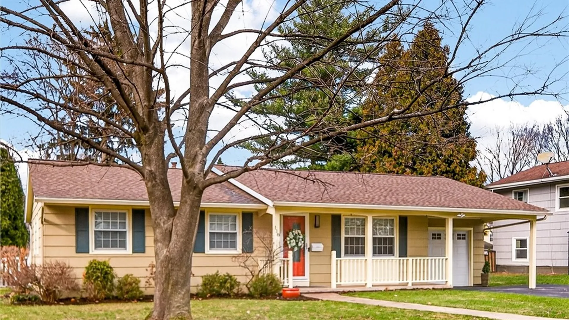 Property at 118 Courtly Circle, Greece, NY 14615 3