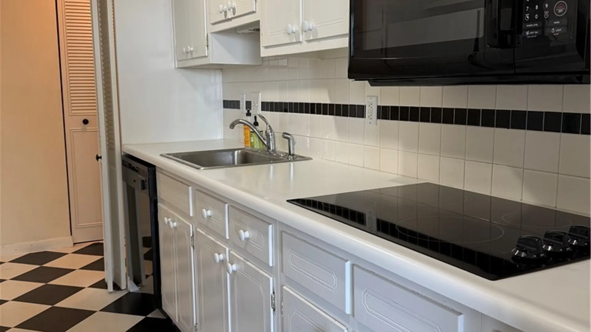 Property at 1088 Delaware Avenue, Buffalo, NY 14209 8