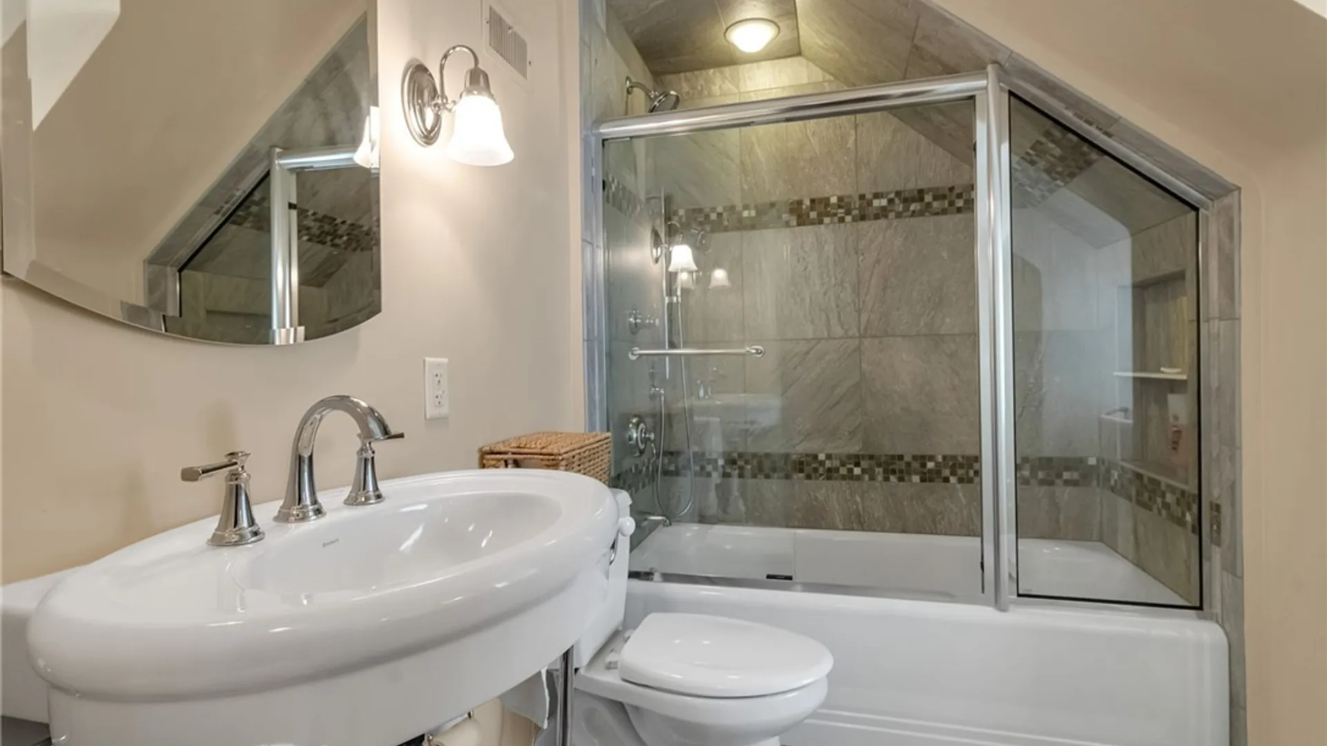 Property at 7110 Lake Shore Road, Evans, NY 14047 39