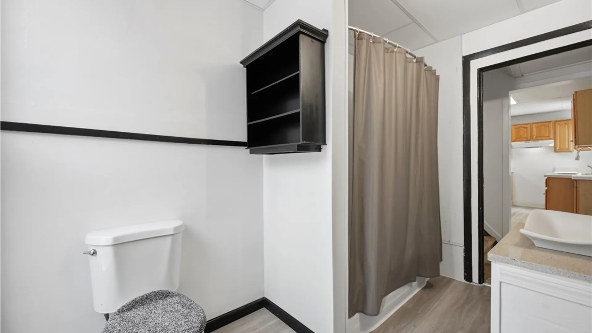 Property at 6043 Old Niagara Road, Lockport Town, NY 14094 13