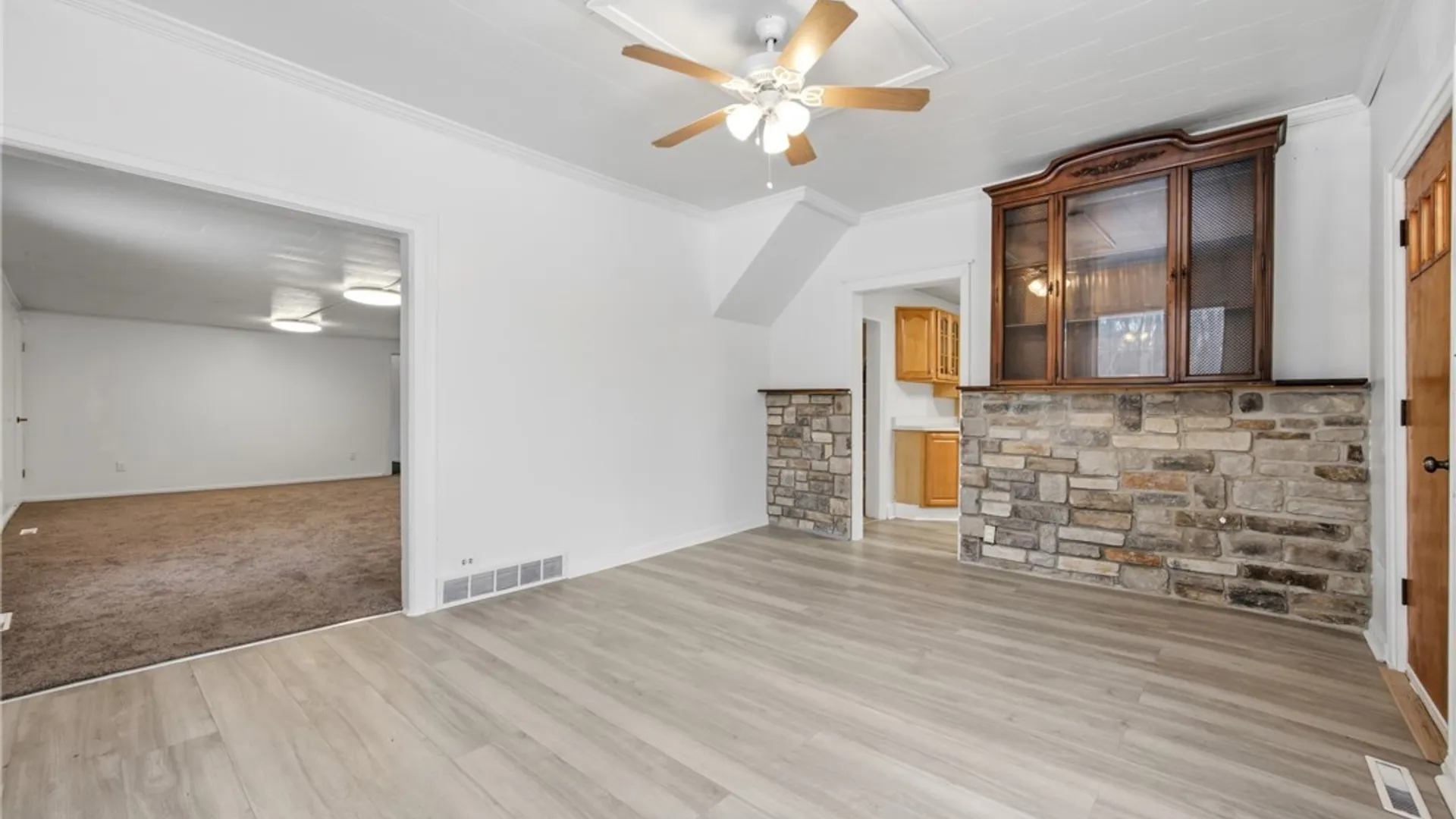 Property at 6043 Old Niagara Road, Lockport Town, NY 14094 17