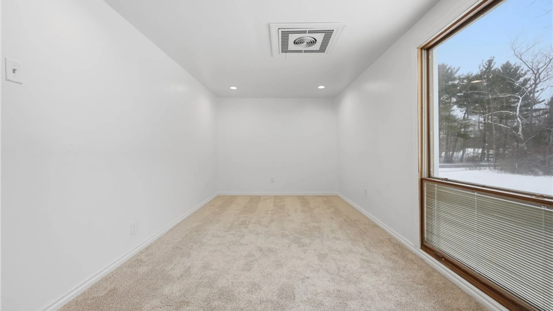 Property at 6043 Old Niagara Road, Lockport Town, NY 14094 24