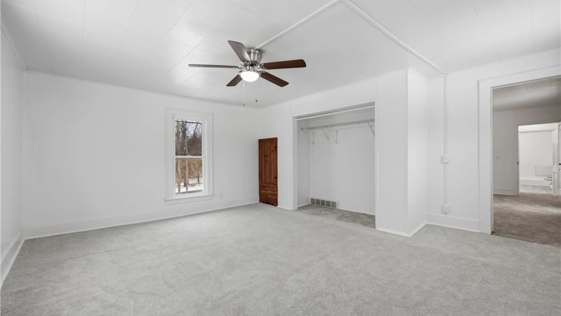 Property at 6043 Old Niagara Road, Lockport Town, NY 14094 32