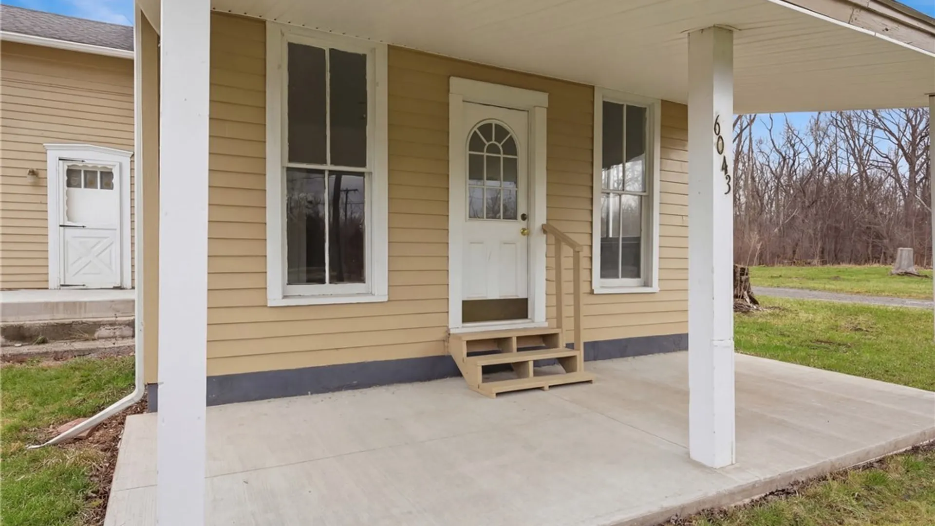 Property at 6043 Old Niagara Road, Lockport Town, NY 14094 4