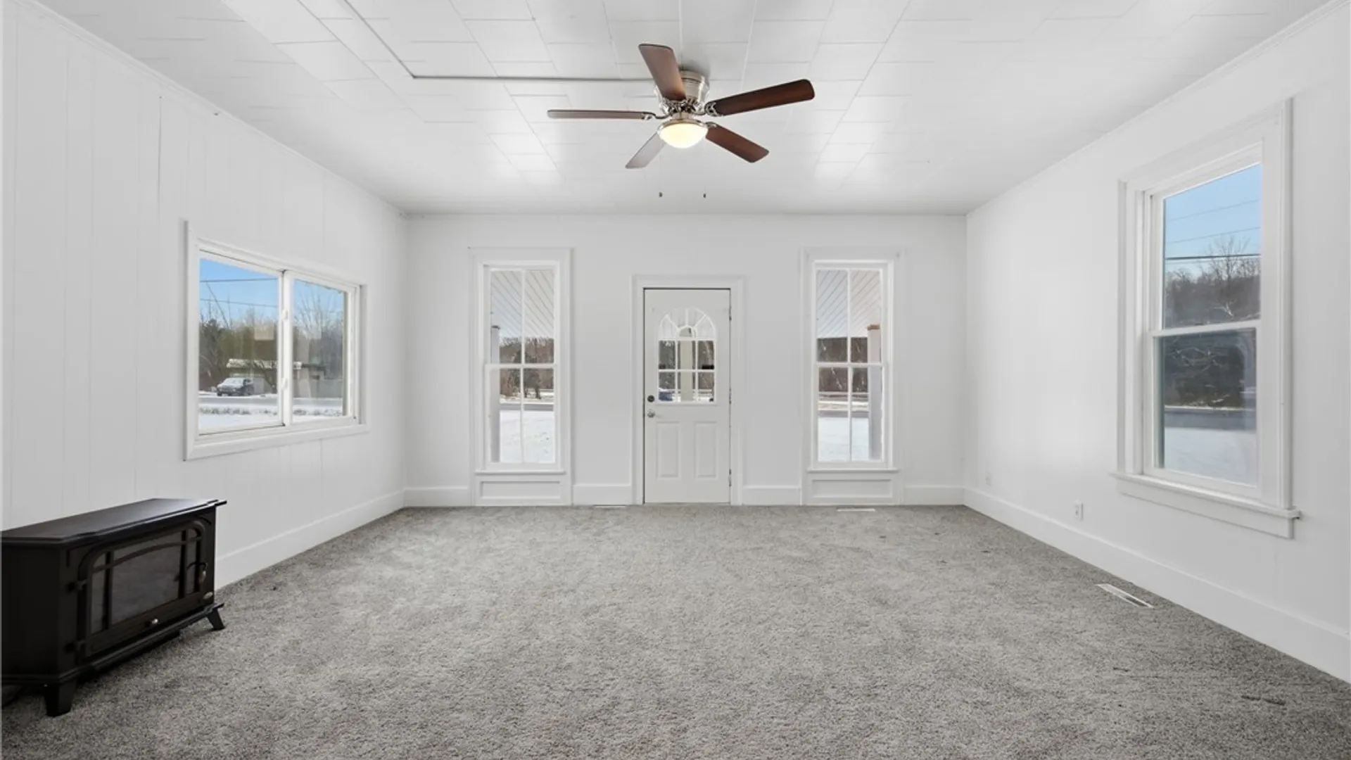 Property at 6043 Old Niagara Road, Lockport Town, NY 14094 5