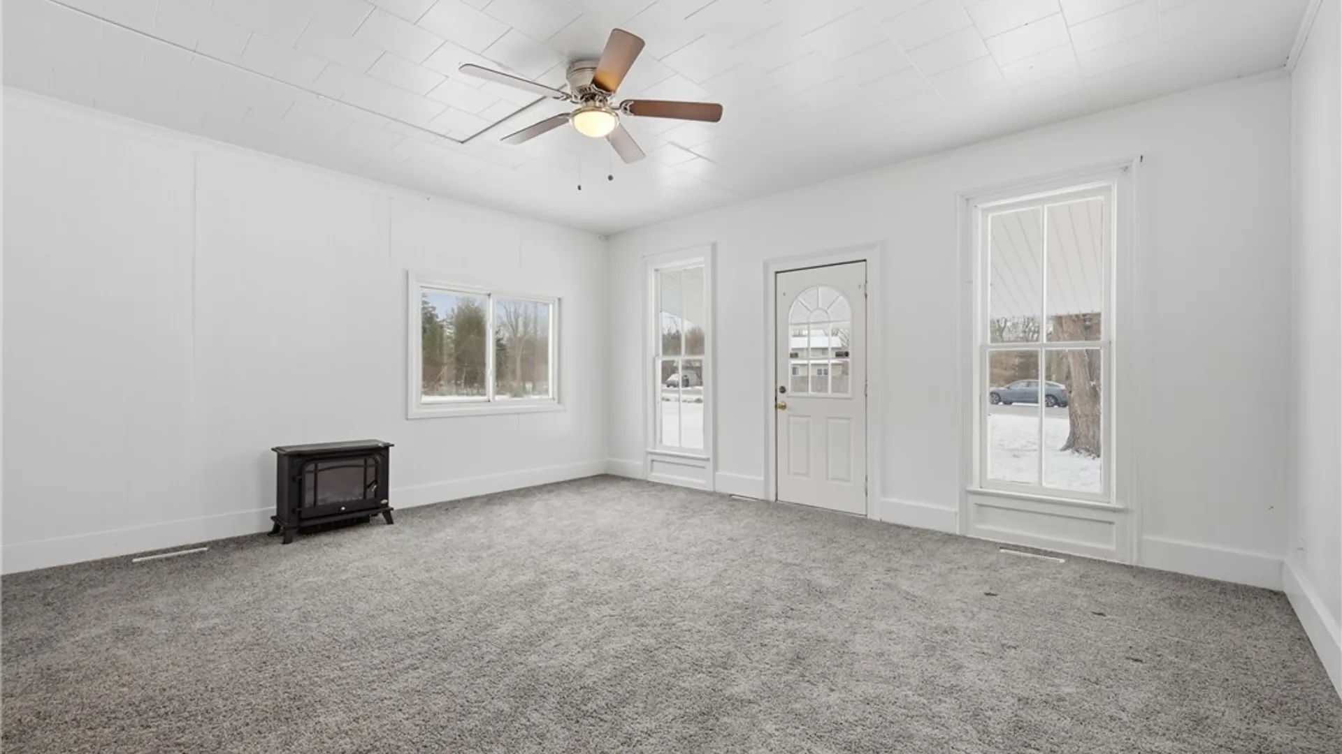 Property at 6043 Old Niagara Road, Lockport Town, NY 14094 6