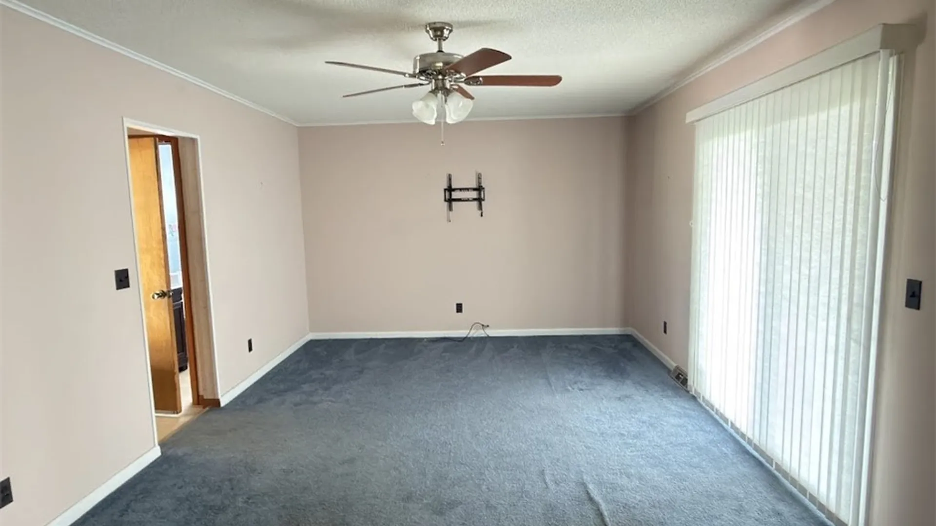 Property at 104 Bradwood Road, West Seneca, NY 14224 11