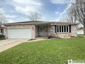 104 Bradwood Road, West Seneca, NY 14224