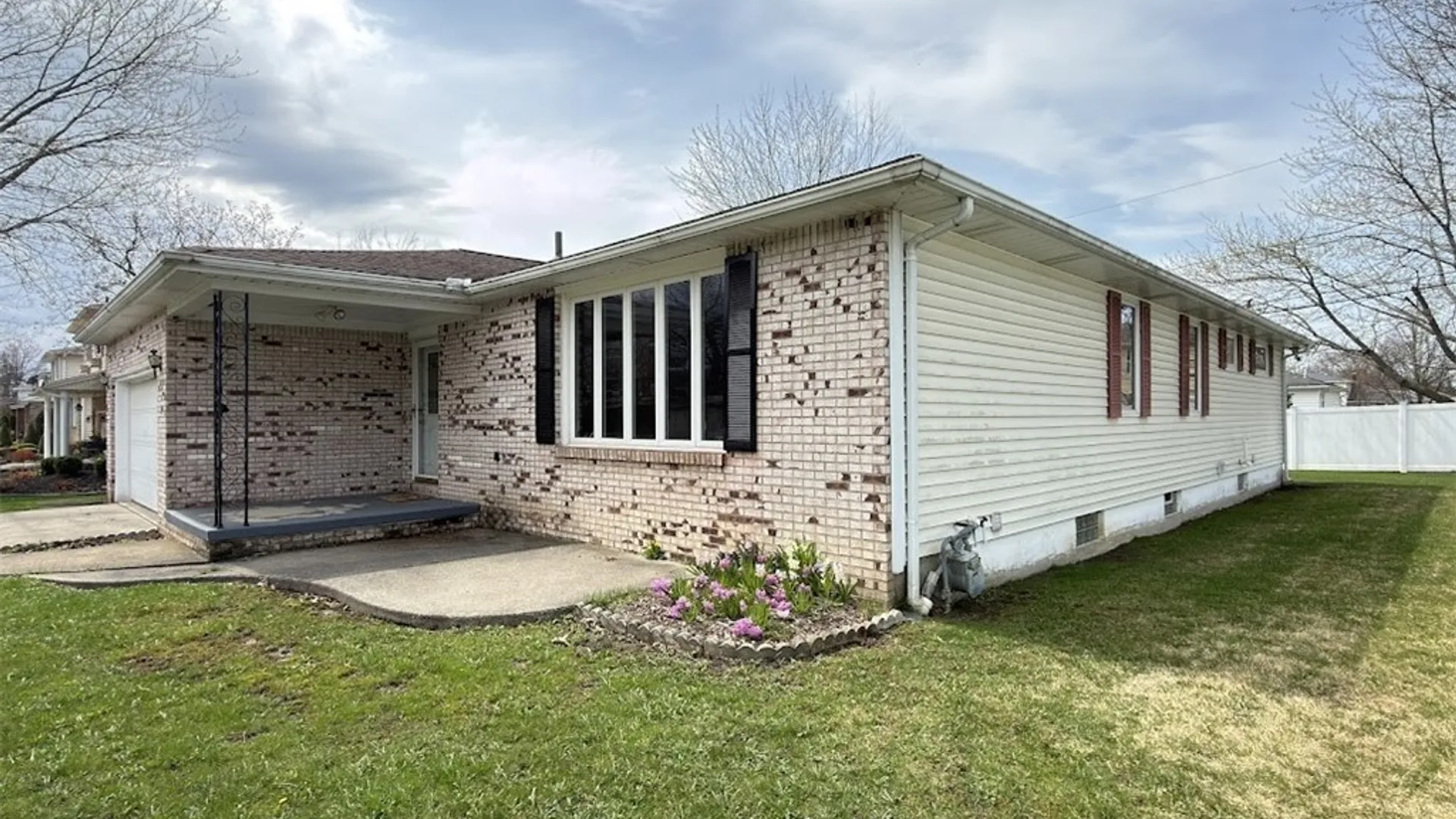 Property at 104 Bradwood Road, West Seneca, NY 14224 2