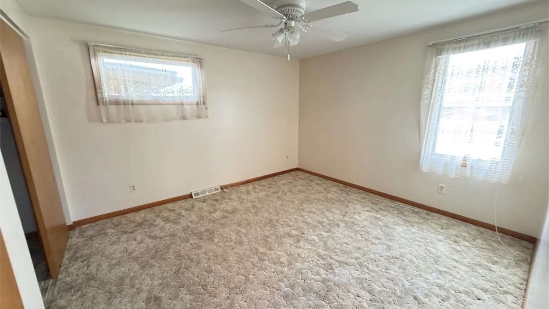 Property at 104 Bradwood Road, West Seneca, NY 14224 21