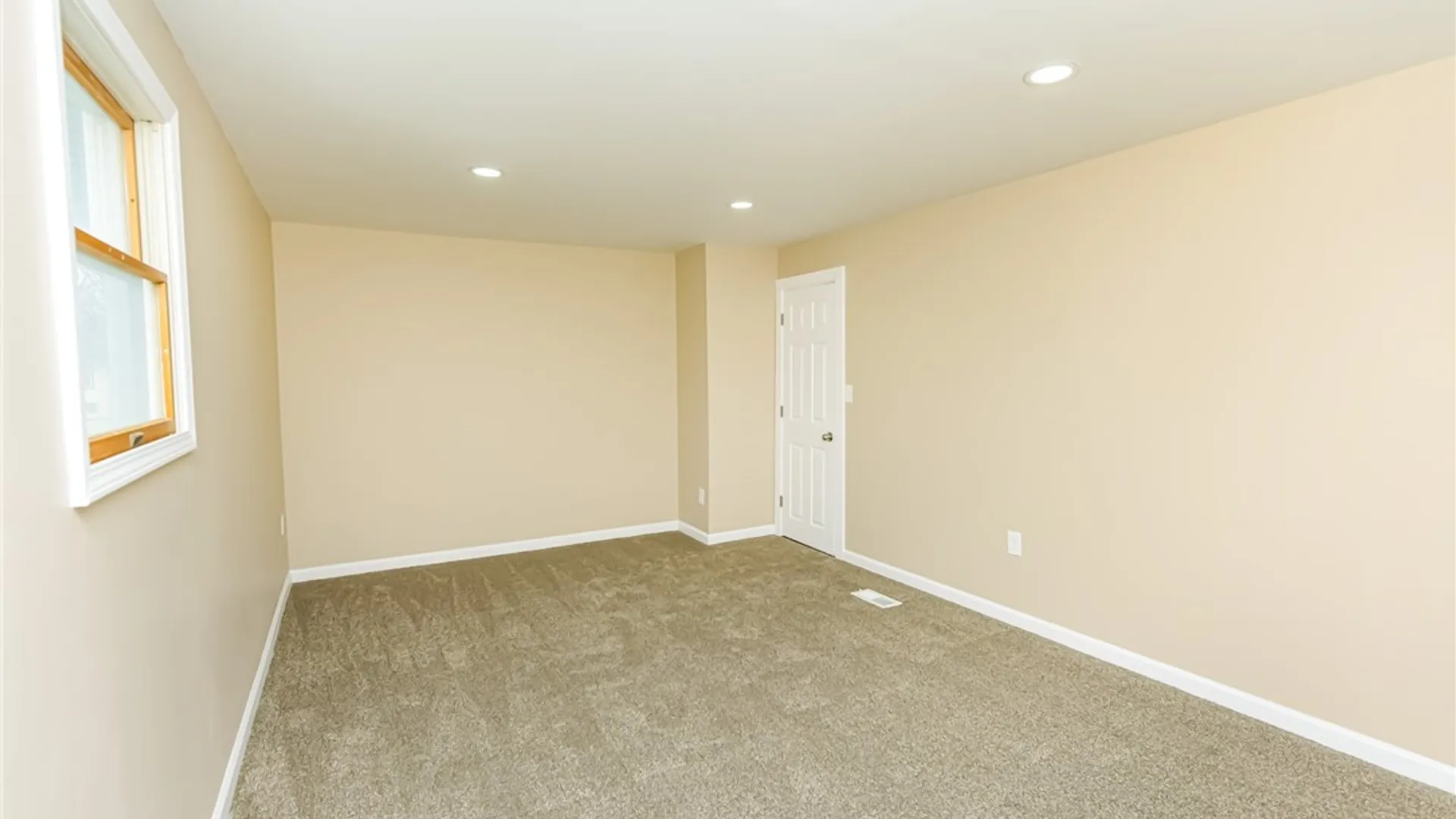 Property at 31 Wendhurst Drive, Greece, NY 14616 25