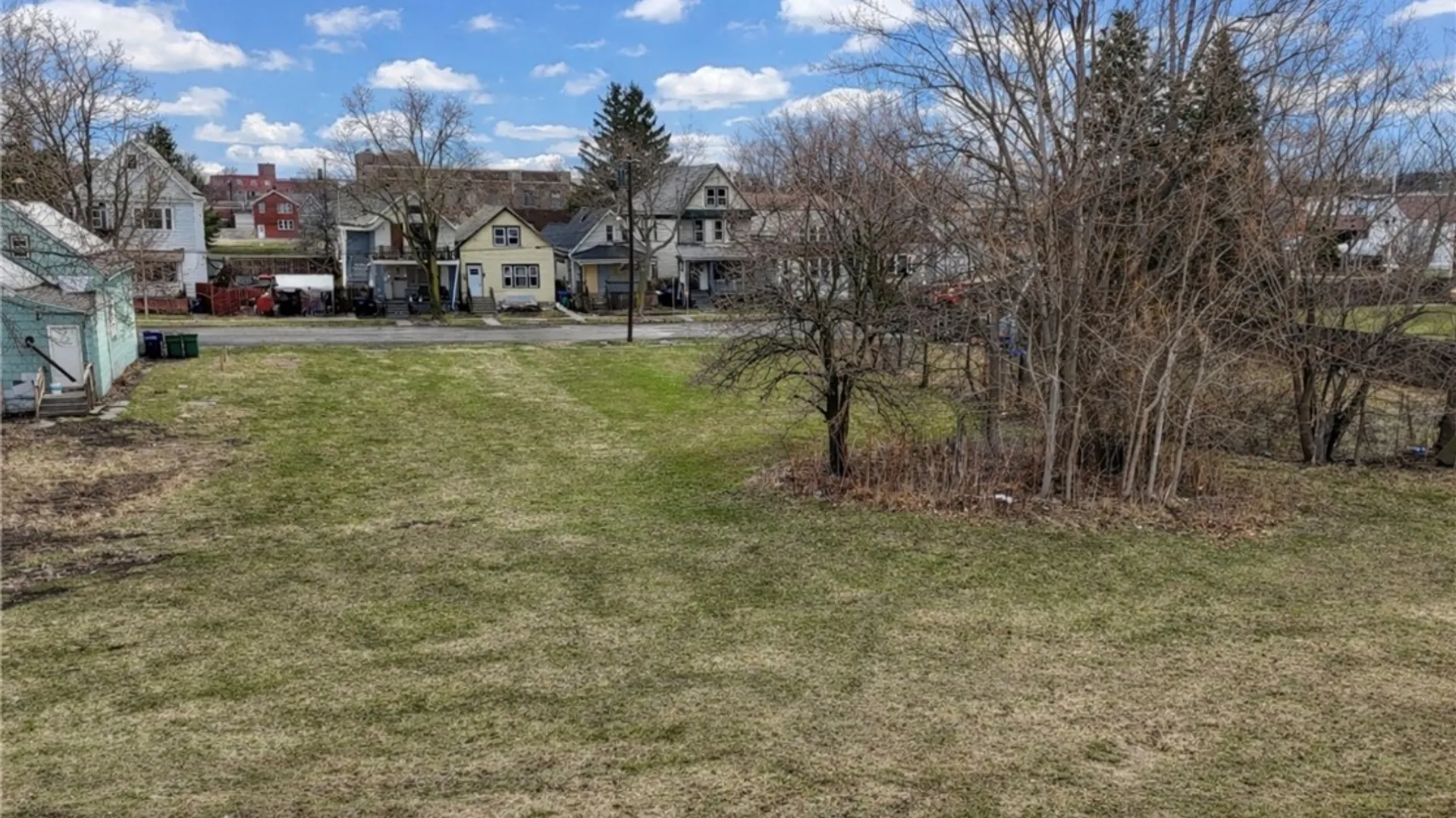 Property at 811 Eagle Street, Buffalo, NY 14210 4