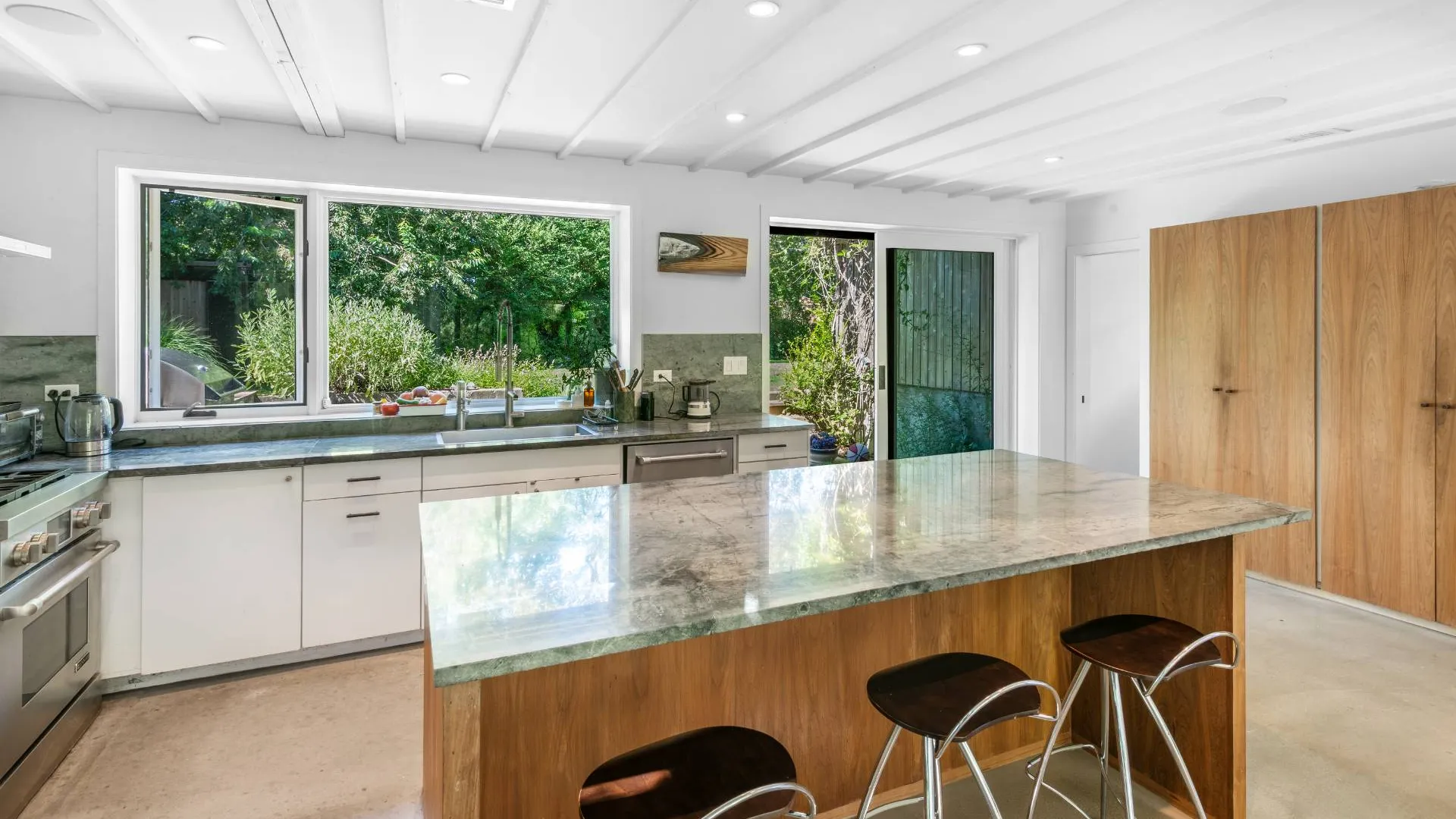 Property at 30 Hoppin Avenue, Montauk, NY 11954 10