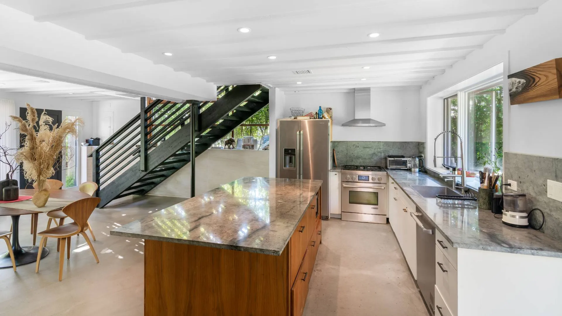 Property at 30 Hoppin Avenue, Montauk, NY 11954 9
