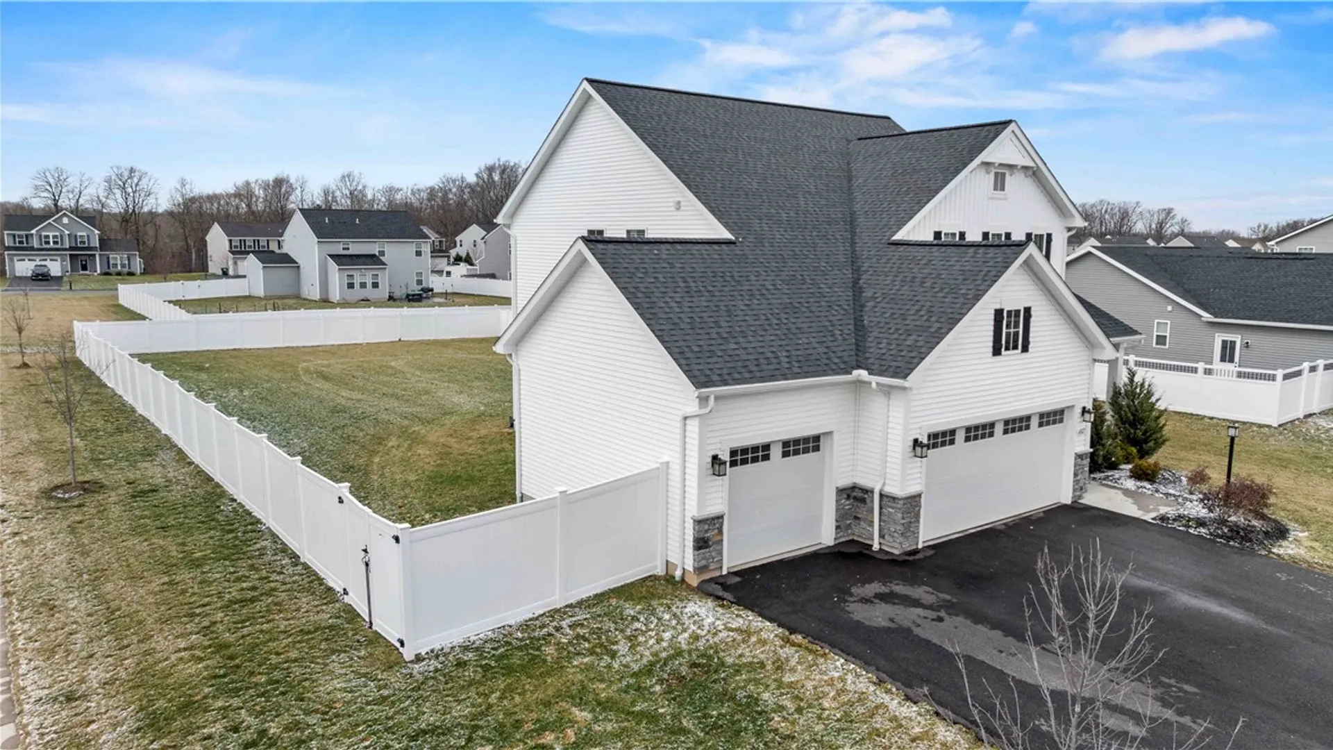 Property at 6027 Ivory Drive, Farmington, NY 14425 42