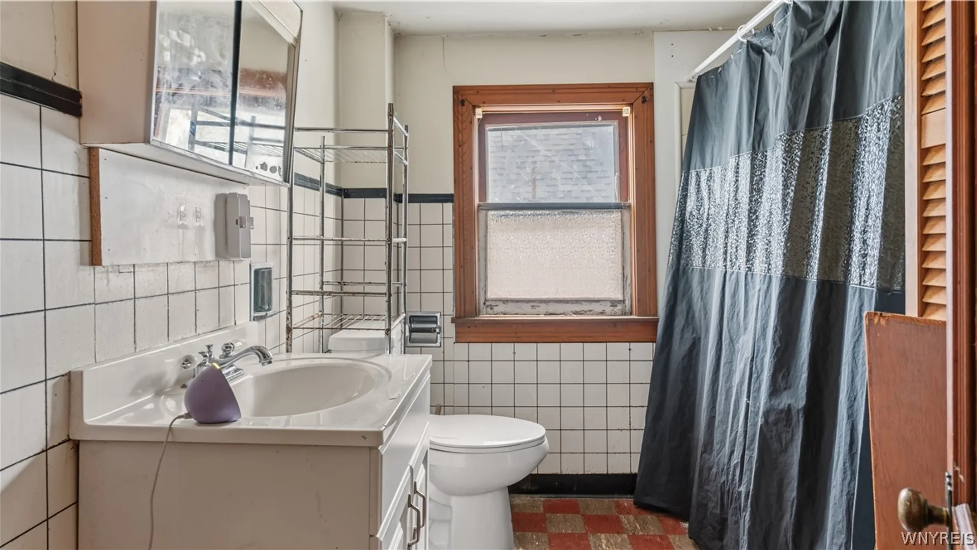 Property at 27 Johnson Street, Lackawanna, NY 14218 21