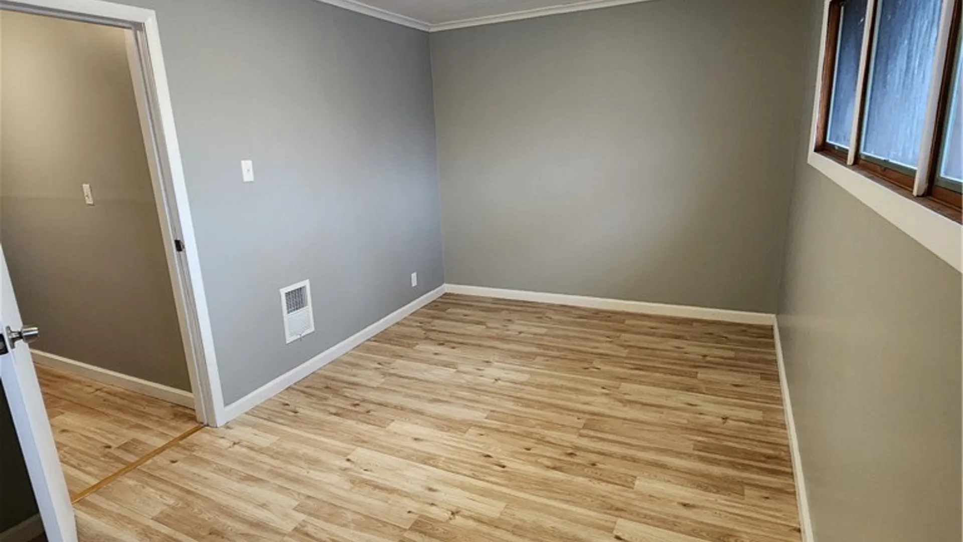 Property at 15 Edgewood Ave, Buffalo, NY 14220 24