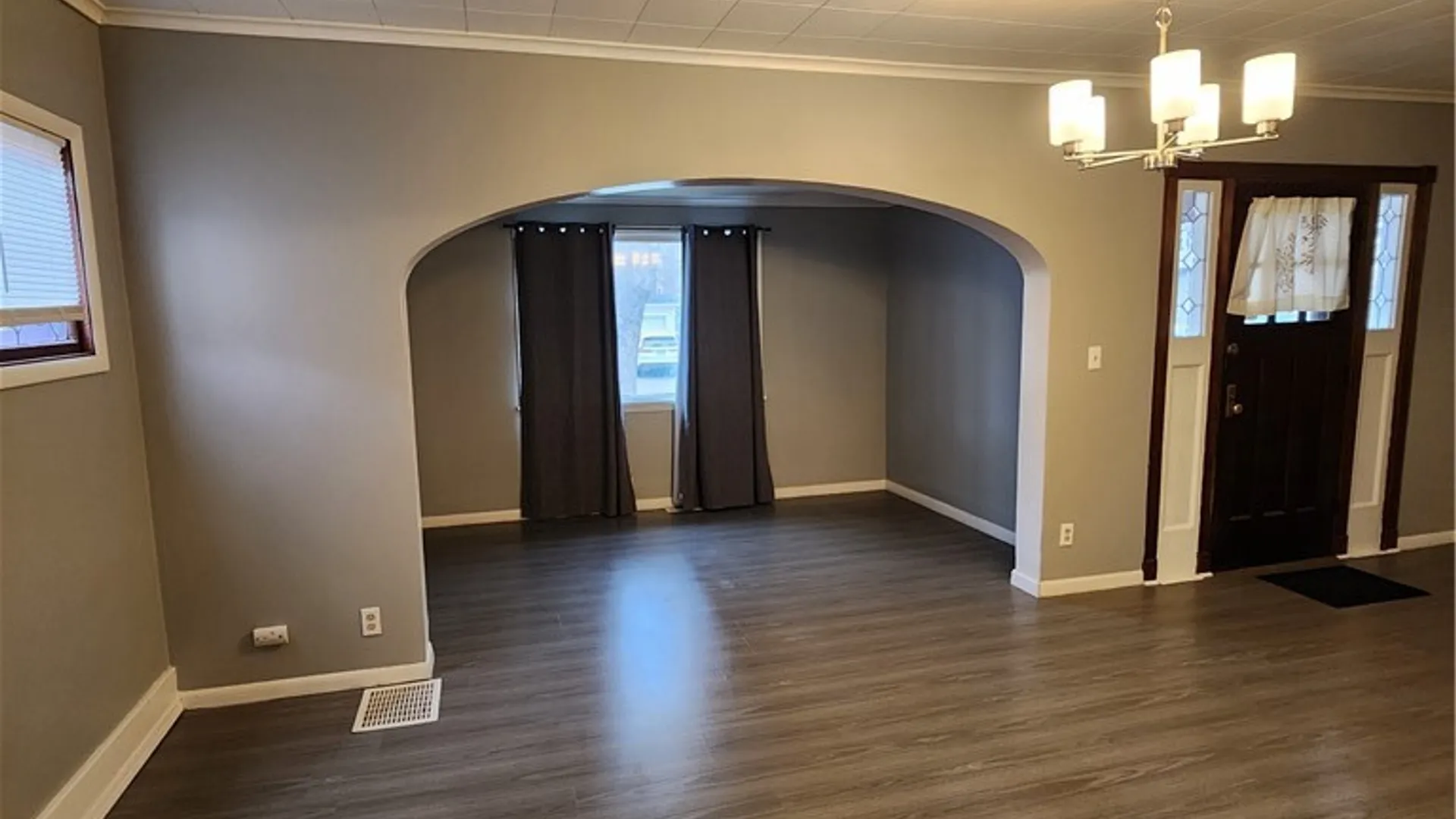 Property at 15 Edgewood Ave, Buffalo, NY 14220 7