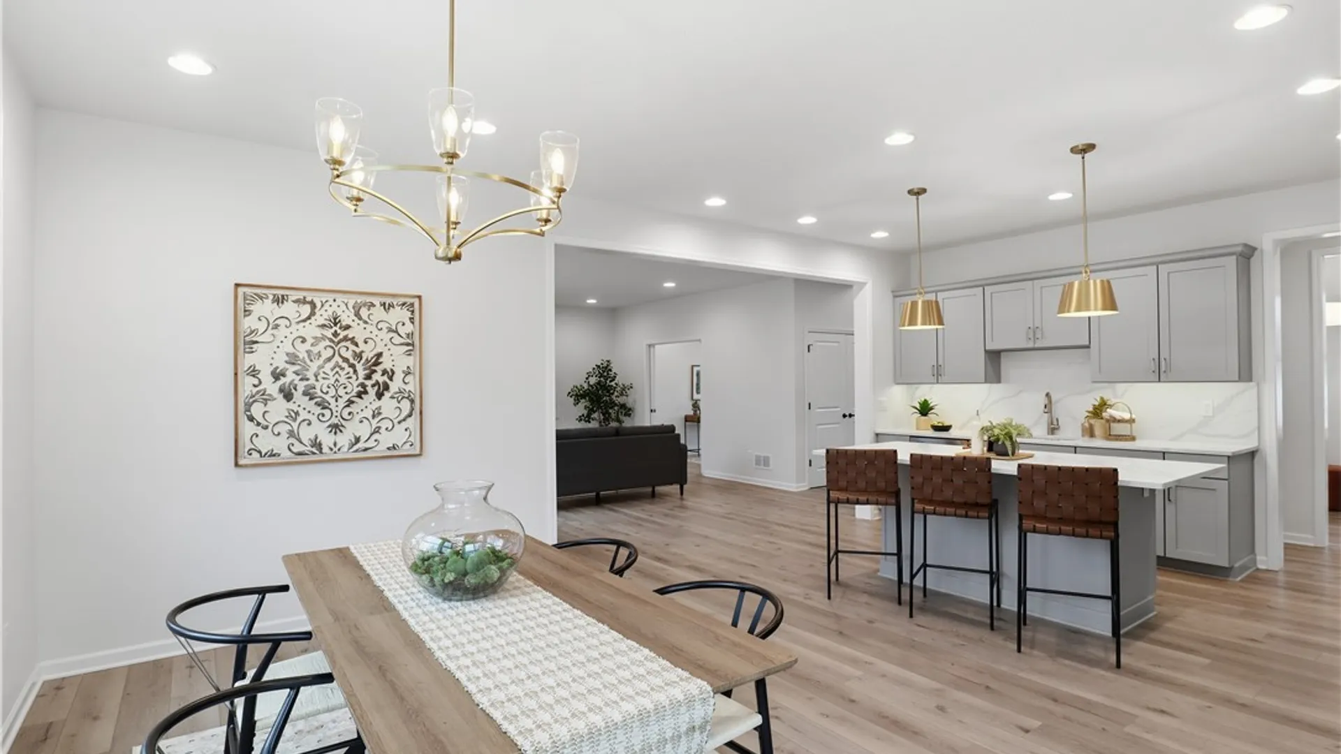 Property at 8 Nightfrost Lane, Henrietta, NY 14467 11