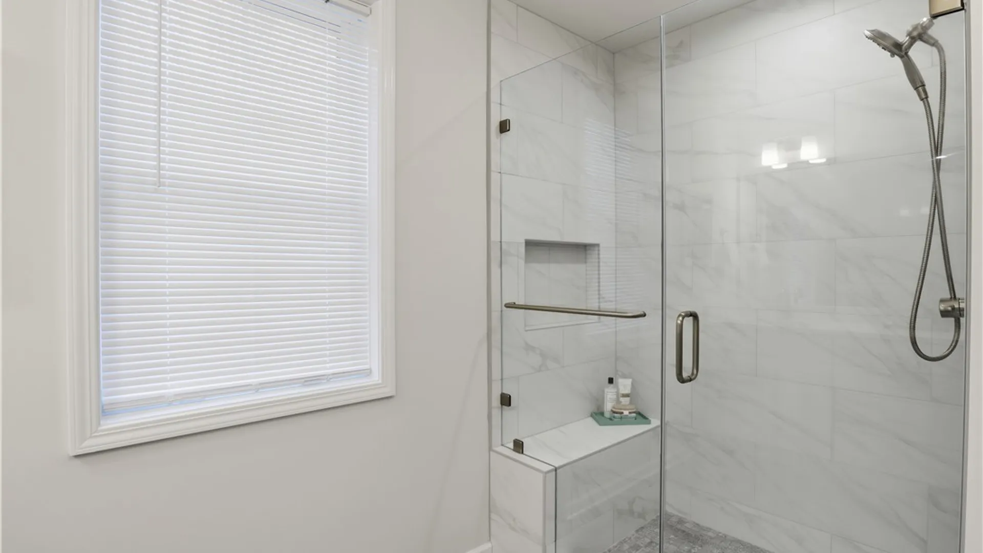 Property at 8 Nightfrost Lane, Henrietta, NY 14467 20