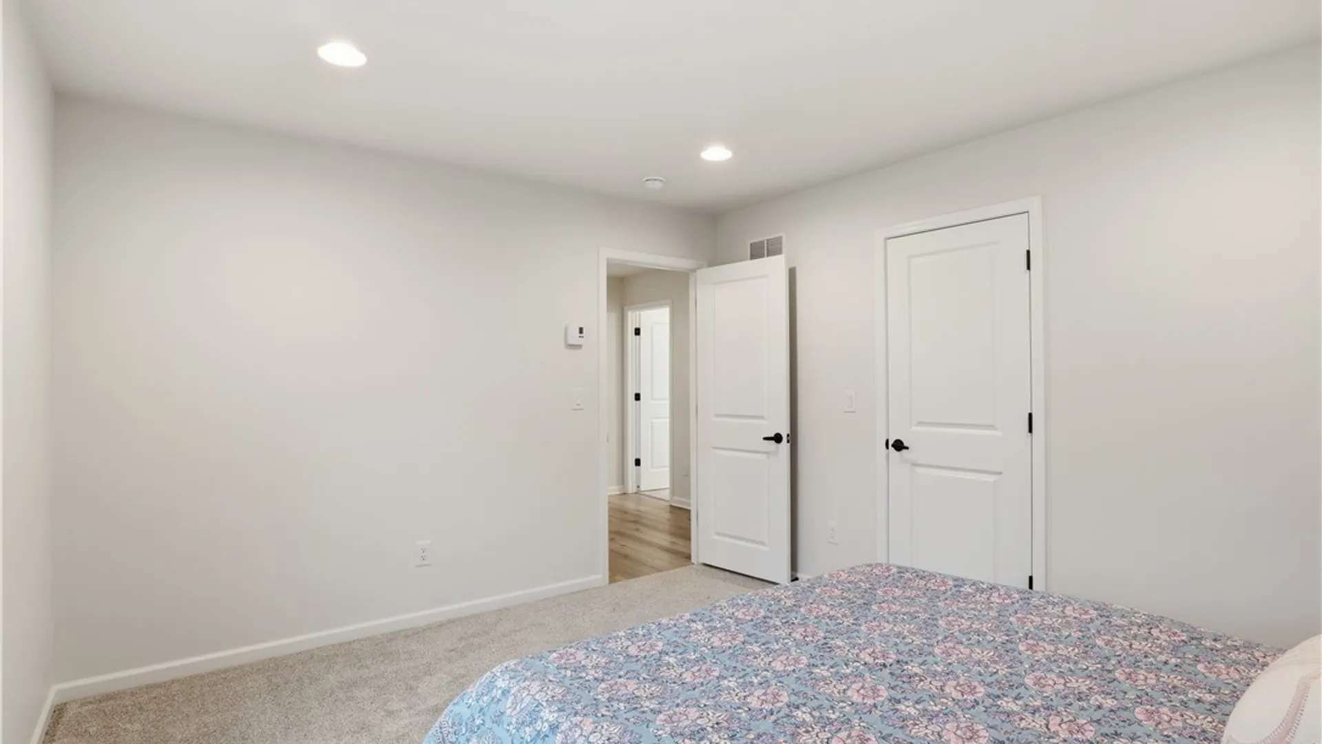 Property at 8 Nightfrost Lane, Henrietta, NY 14467 24