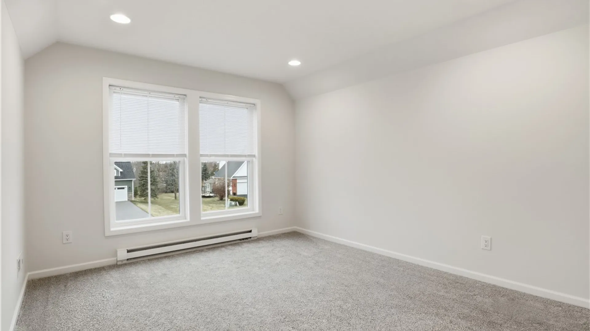 Property at 8 Nightfrost Lane, Henrietta, NY 14467 27