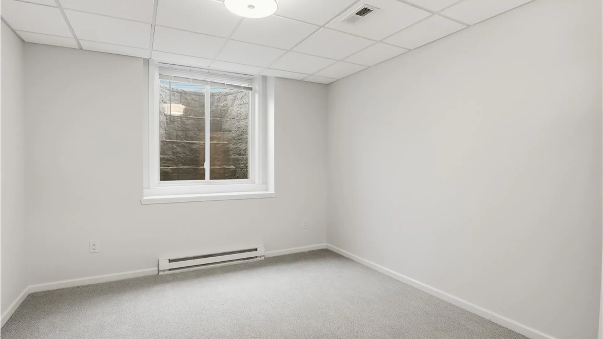 Property at 8 Nightfrost Lane, Henrietta, NY 14467 31