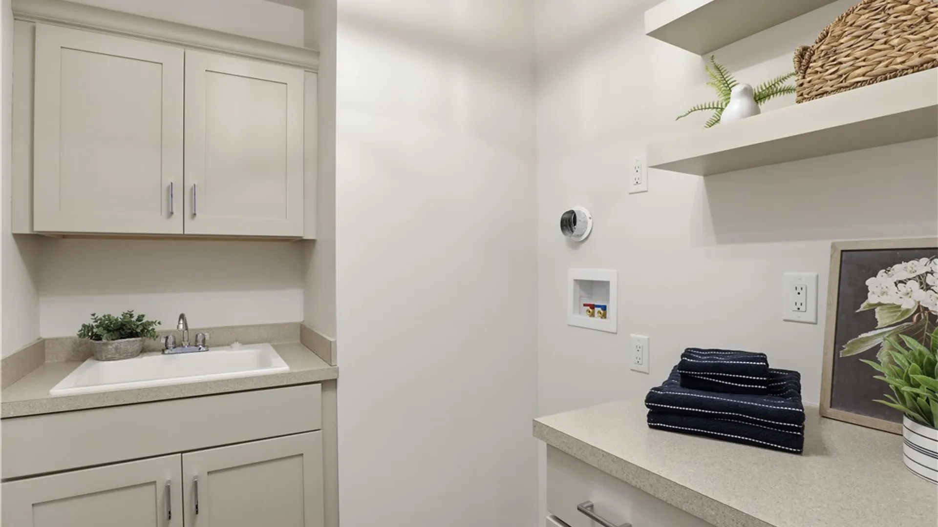 Property at 8 Nightfrost Lane, Henrietta, NY 14467 37