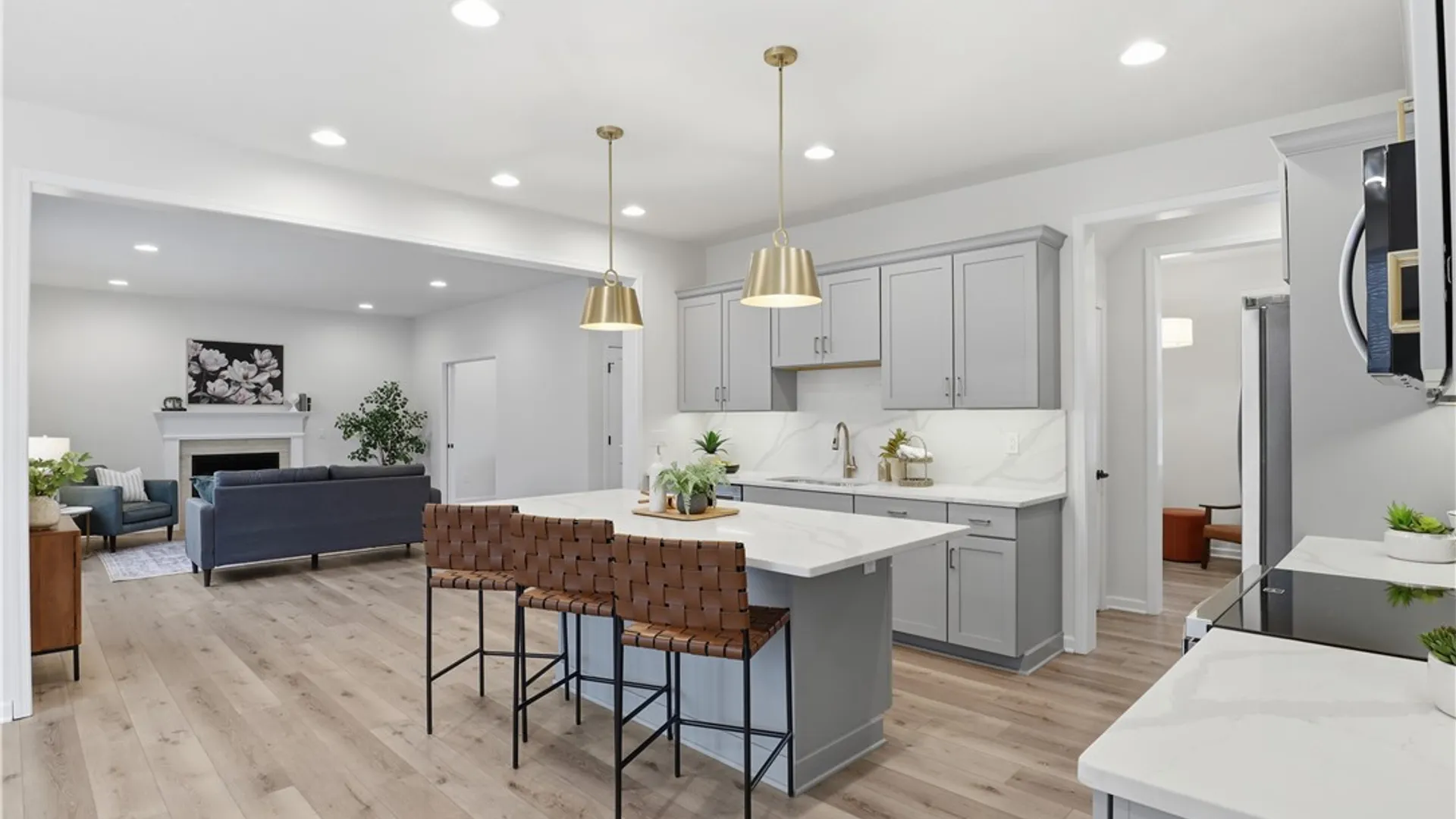 Property at 8 Nightfrost Lane, Henrietta, NY 14467 8