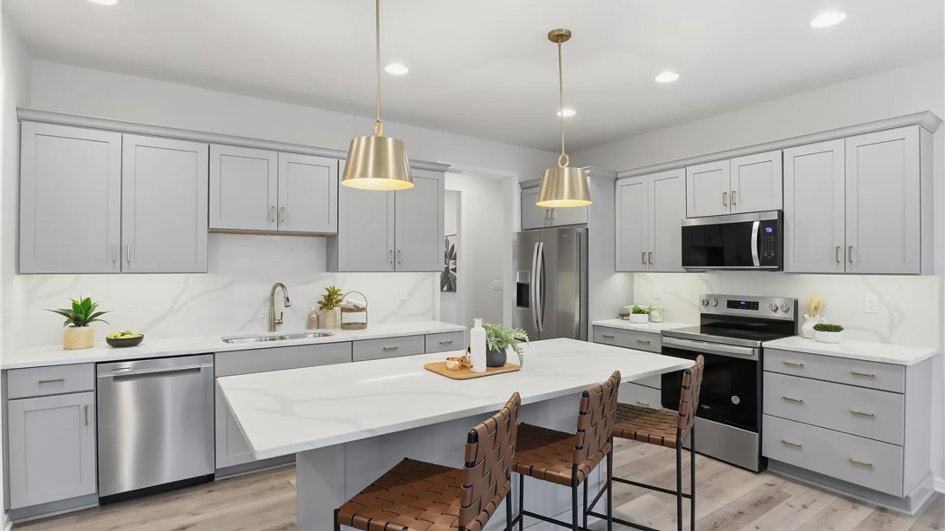 Property at 8 Nightfrost Lane, Henrietta, NY 14467 9