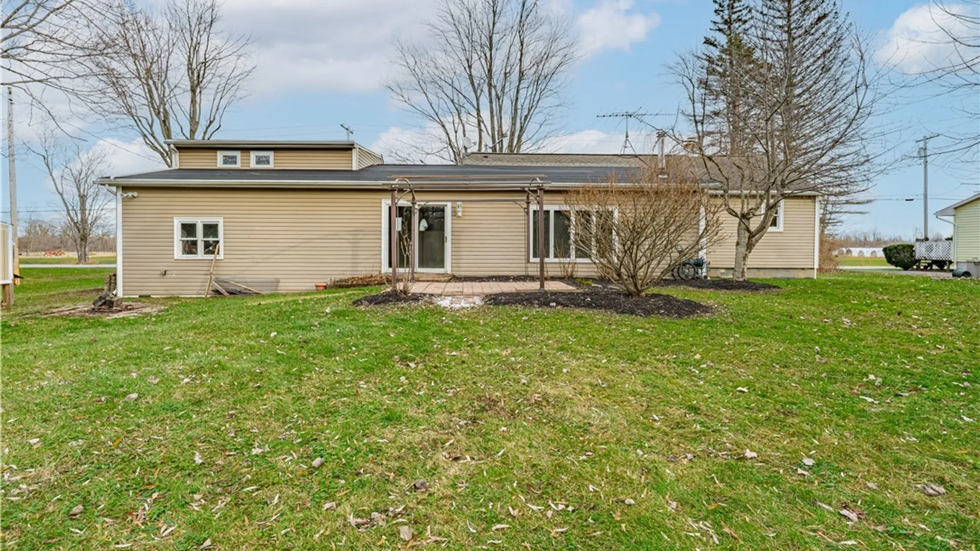 Property at 7330 Salt Road, Clarence, NY 14032 3