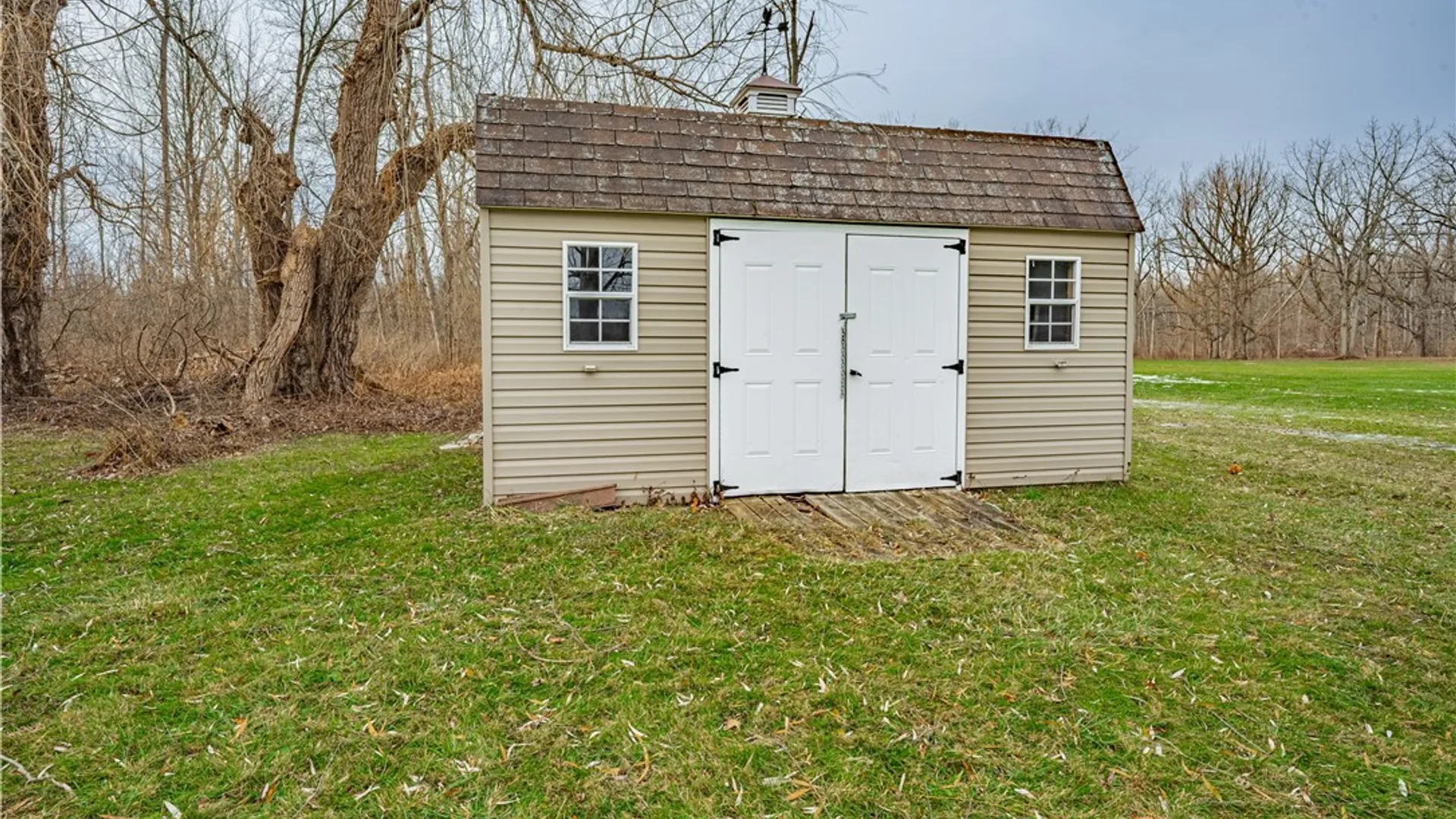 Property at 7330 Salt Road, Clarence, NY 14032 4