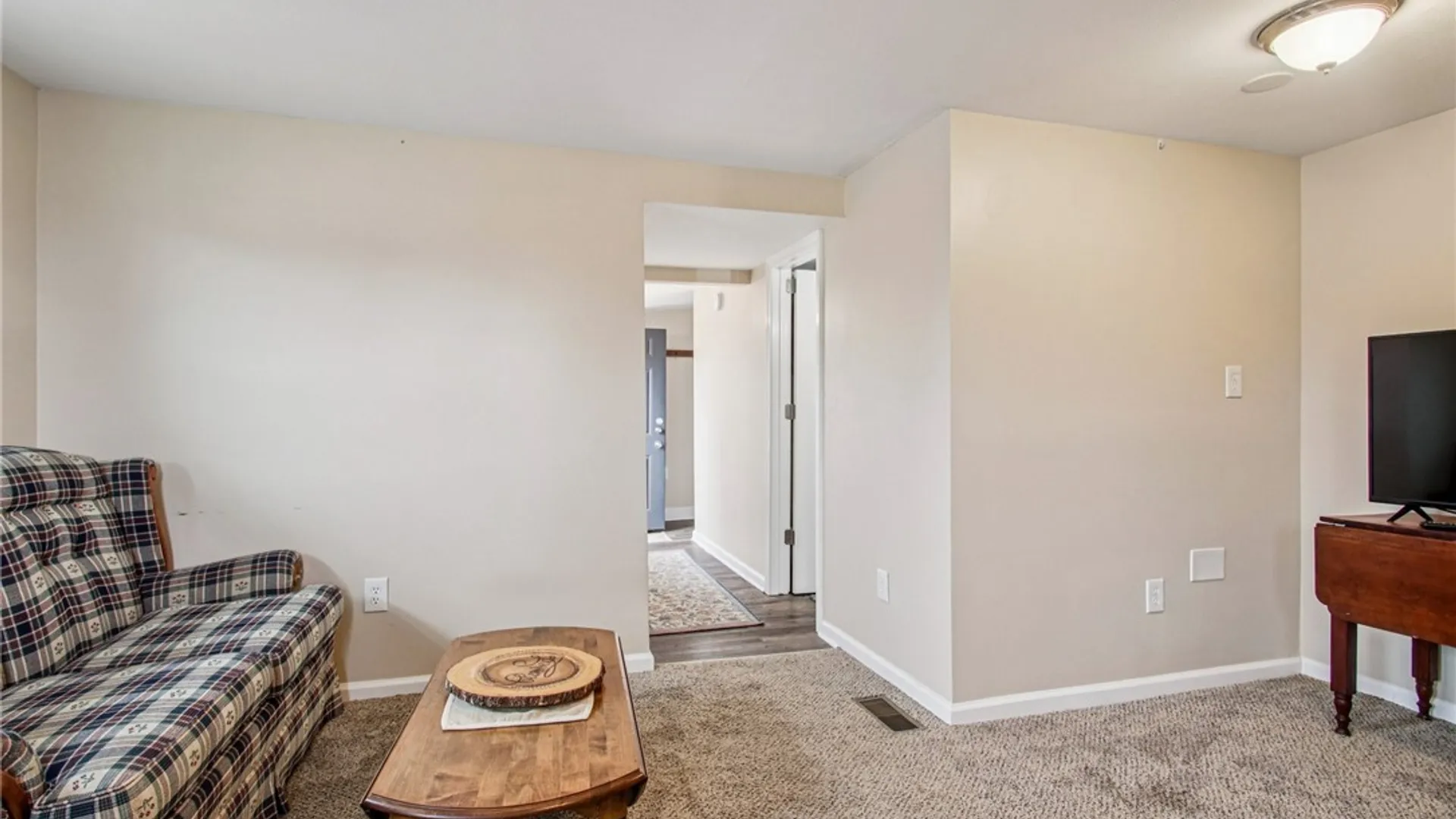 Property at 256 Breezeway Drive, Irondequoit, NY 14622 10