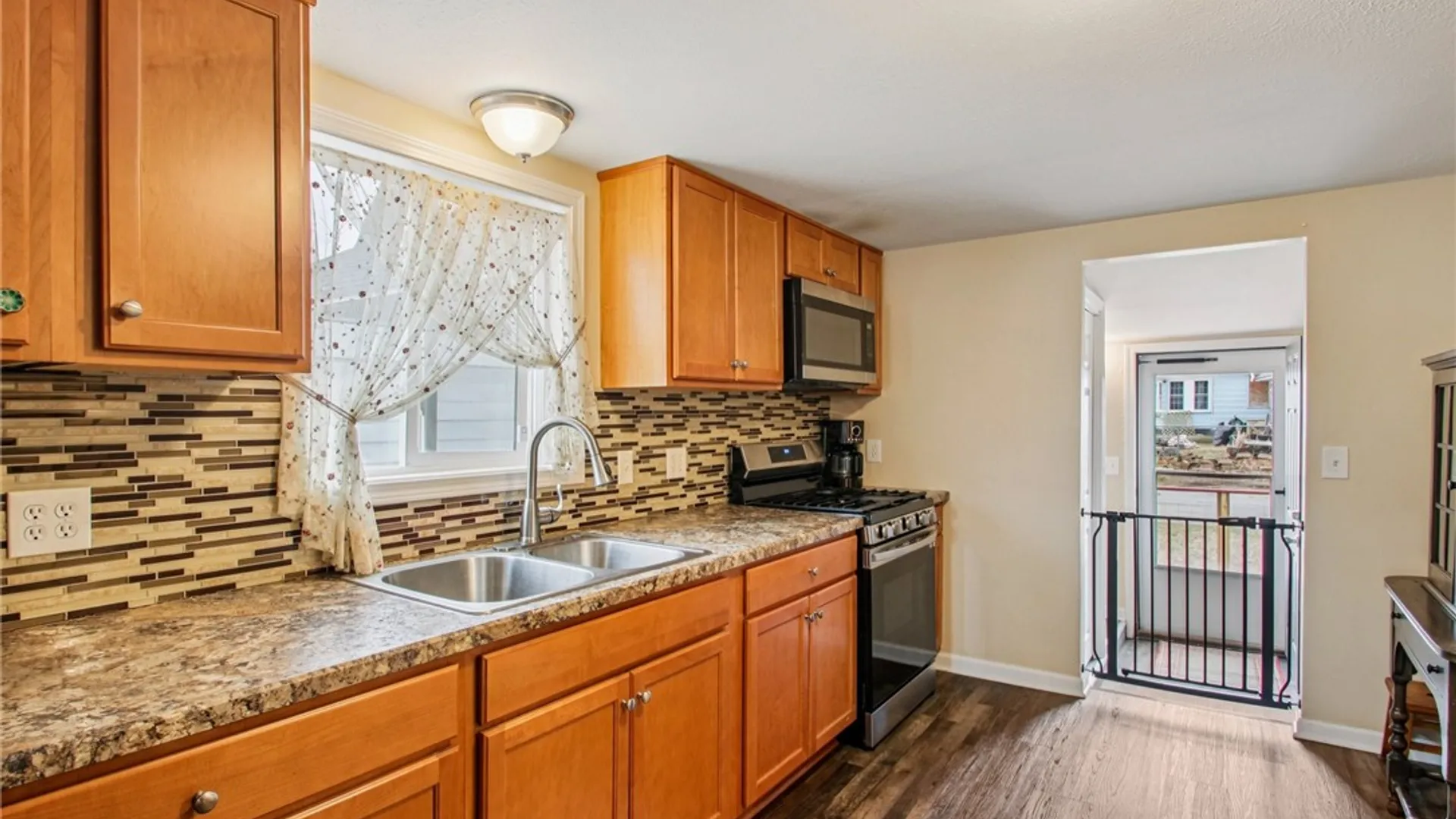 Property at 256 Breezeway Drive, Irondequoit, NY 14622 3