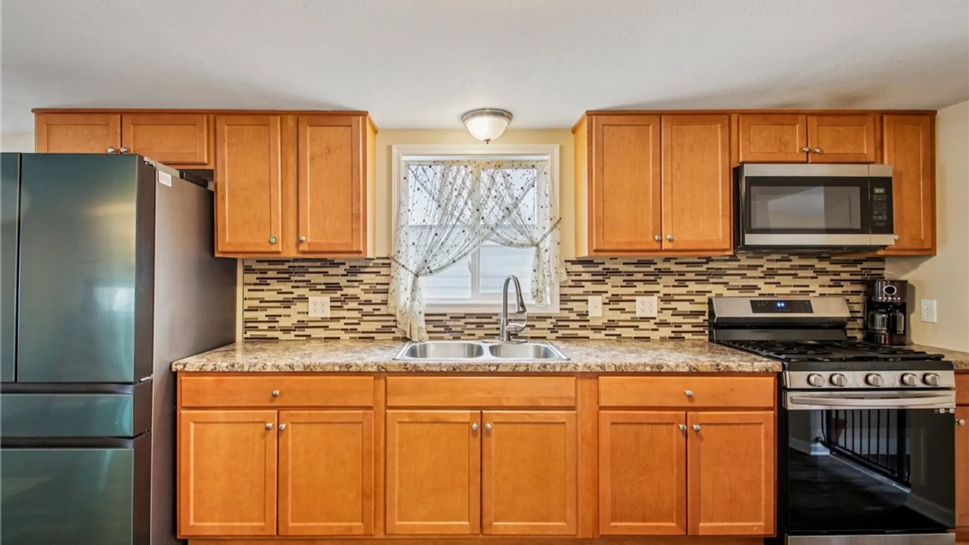 Property at 256 Breezeway Drive, Irondequoit, NY 14622 4