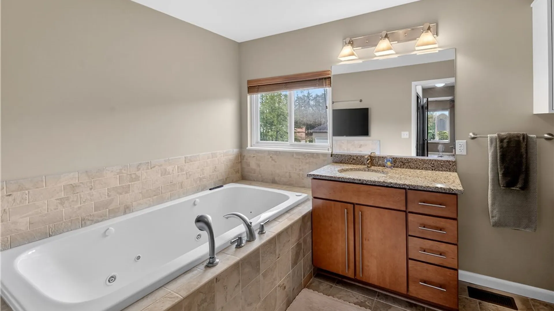 Property at 7516 Spectrum Way, Manlius, NY 13066 34