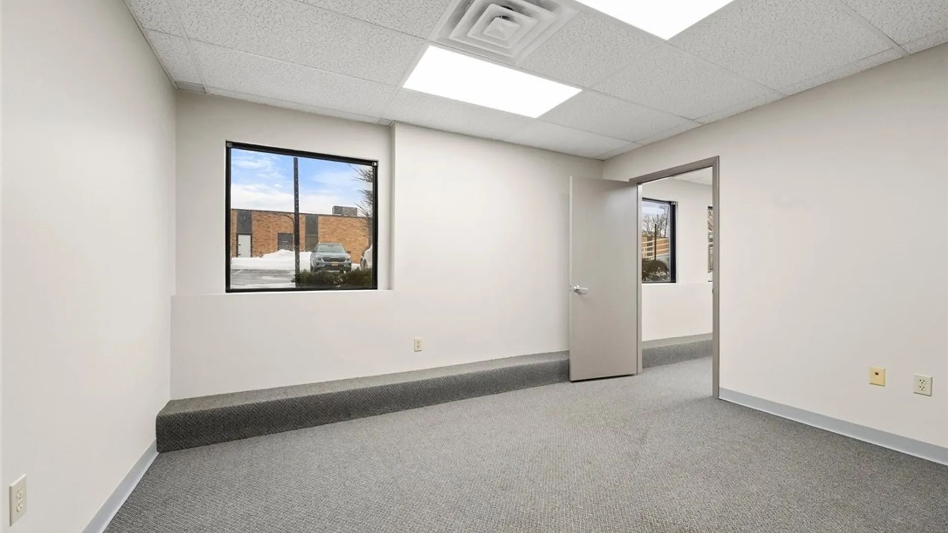 Property at 4 Adler Drive, DeWitt, NY 13057 10