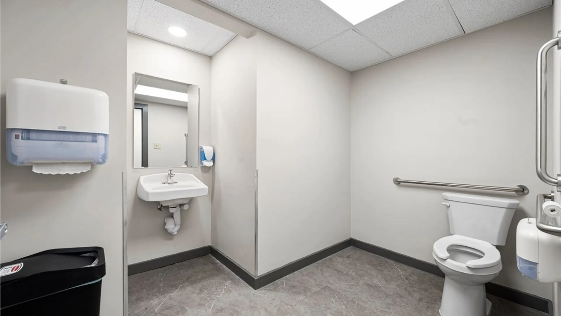 Property at 4 Adler Drive, DeWitt, NY 13057 14