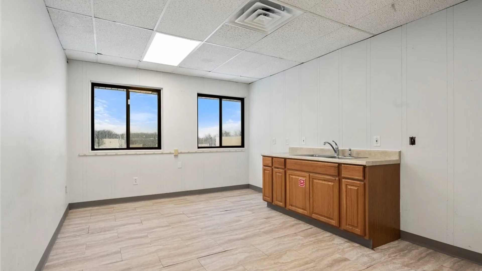 Property at 4 Adler Drive, DeWitt, NY 13057 27