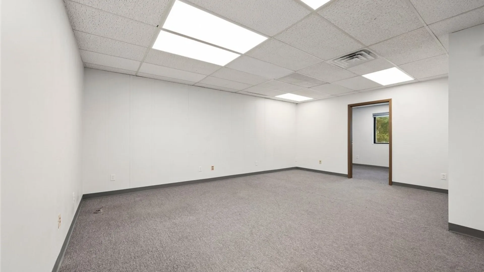 Property at 4 Adler Drive, DeWitt, NY 13057 30