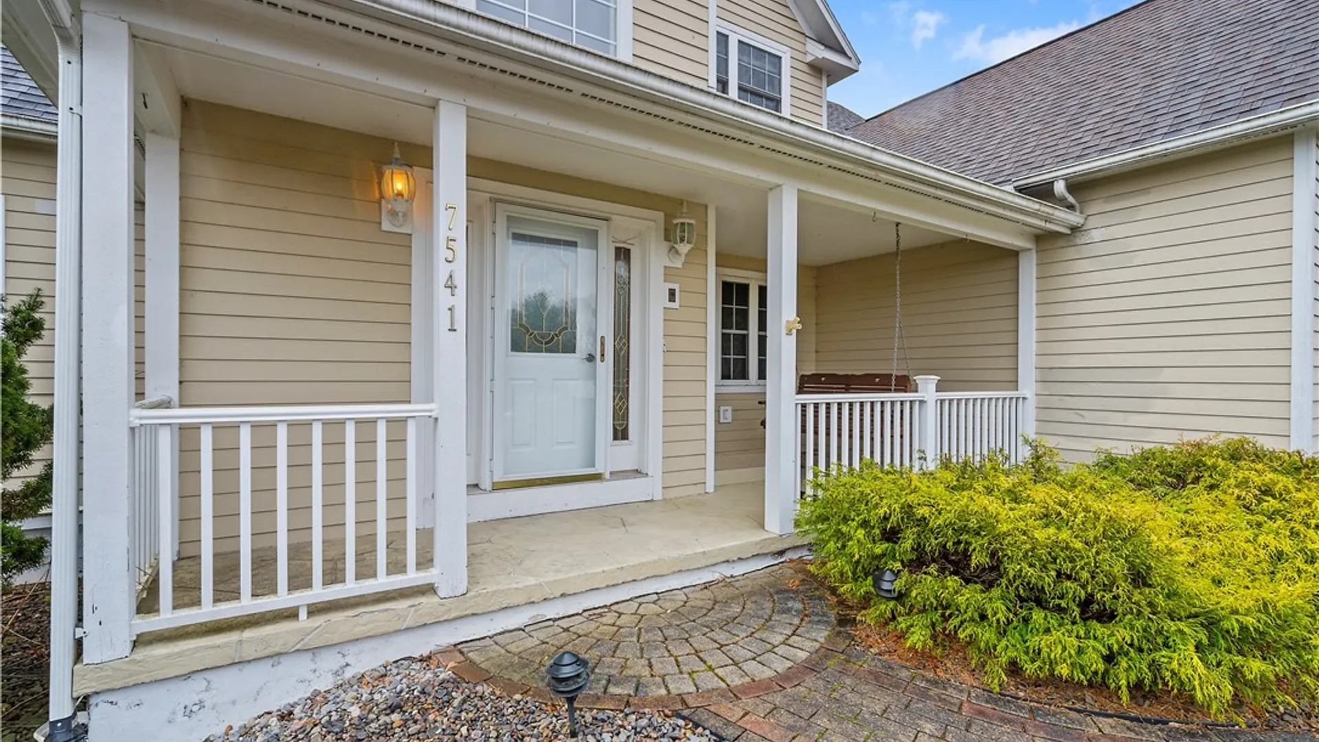 Property at 7541 Plum Hollow Circle, Clay, NY 13090 3