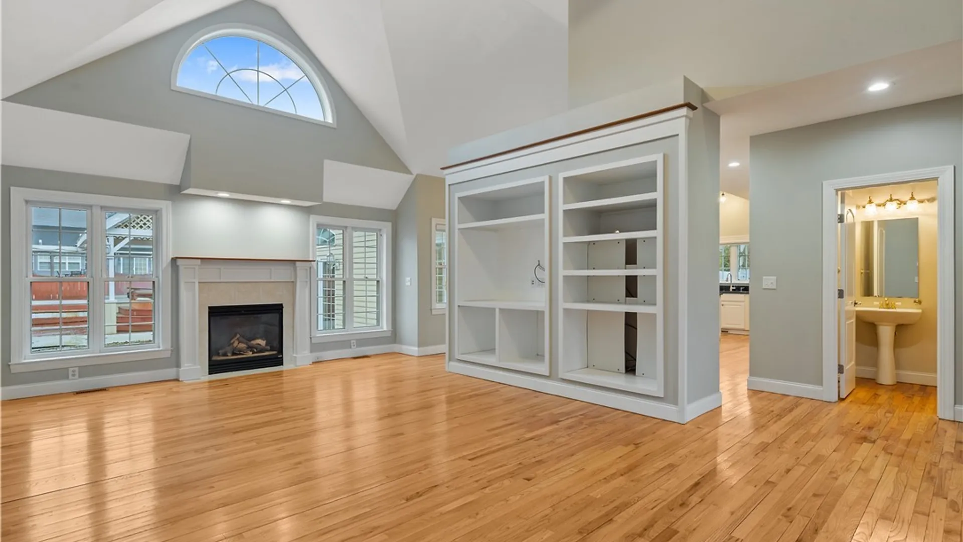 Property at 7541 Plum Hollow Circle, Clay, NY 13090 5