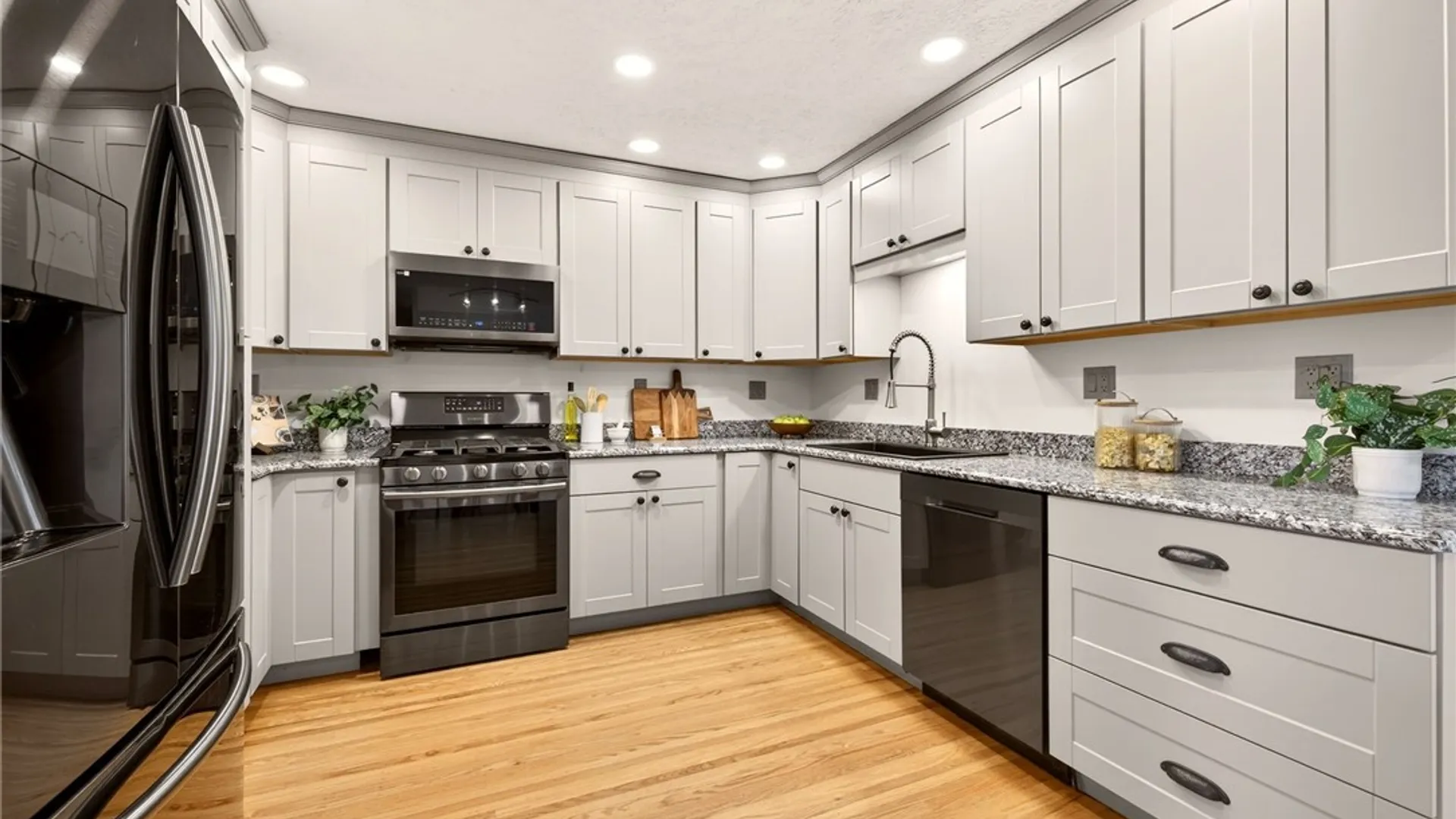 Property at 421 Kimberly Drive, Brighton, NY 14610 10