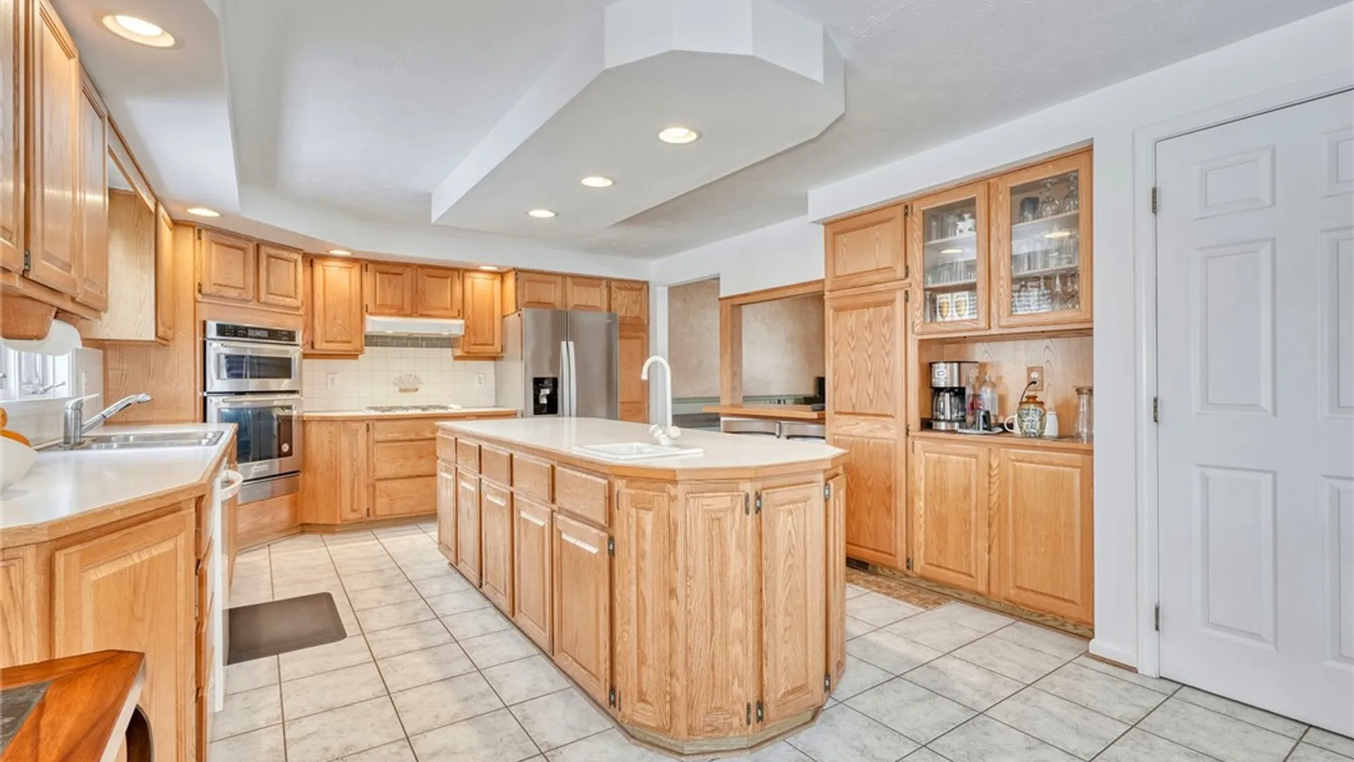 Property at 629 Guinevere Drive, Greece, NY 14626 5