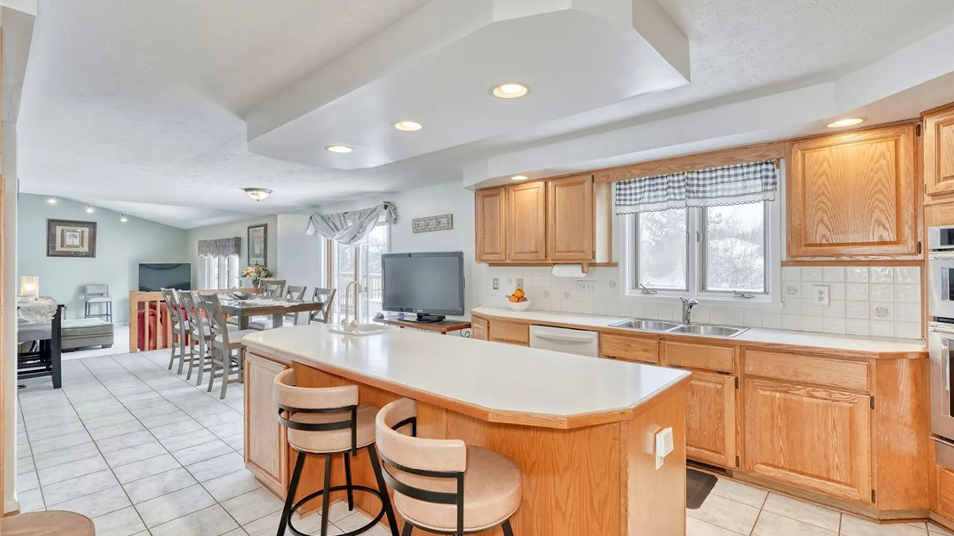 Property at 629 Guinevere Drive, Greece, NY 14626 6