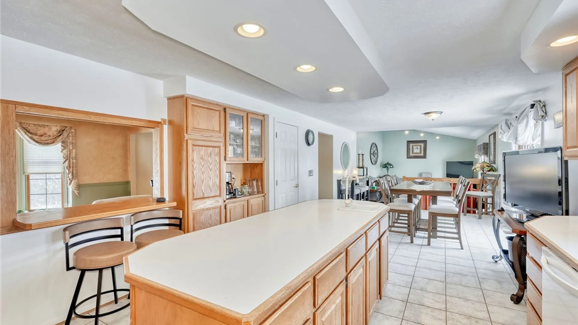 Property at 629 Guinevere Drive, Greece, NY 14626 9