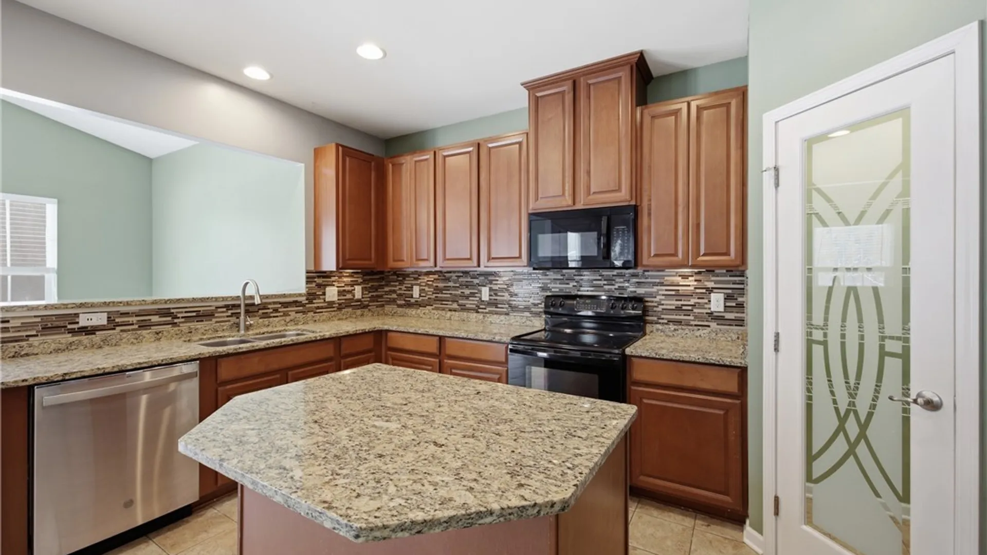 Property at 1 Skylark Lane, Wheatfield, NY 14304 16