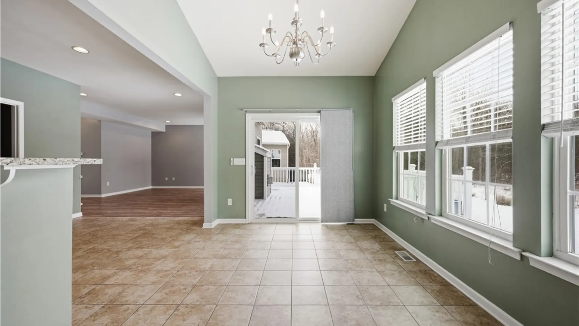 Property at 1 Skylark Lane, Wheatfield, NY 14304 18