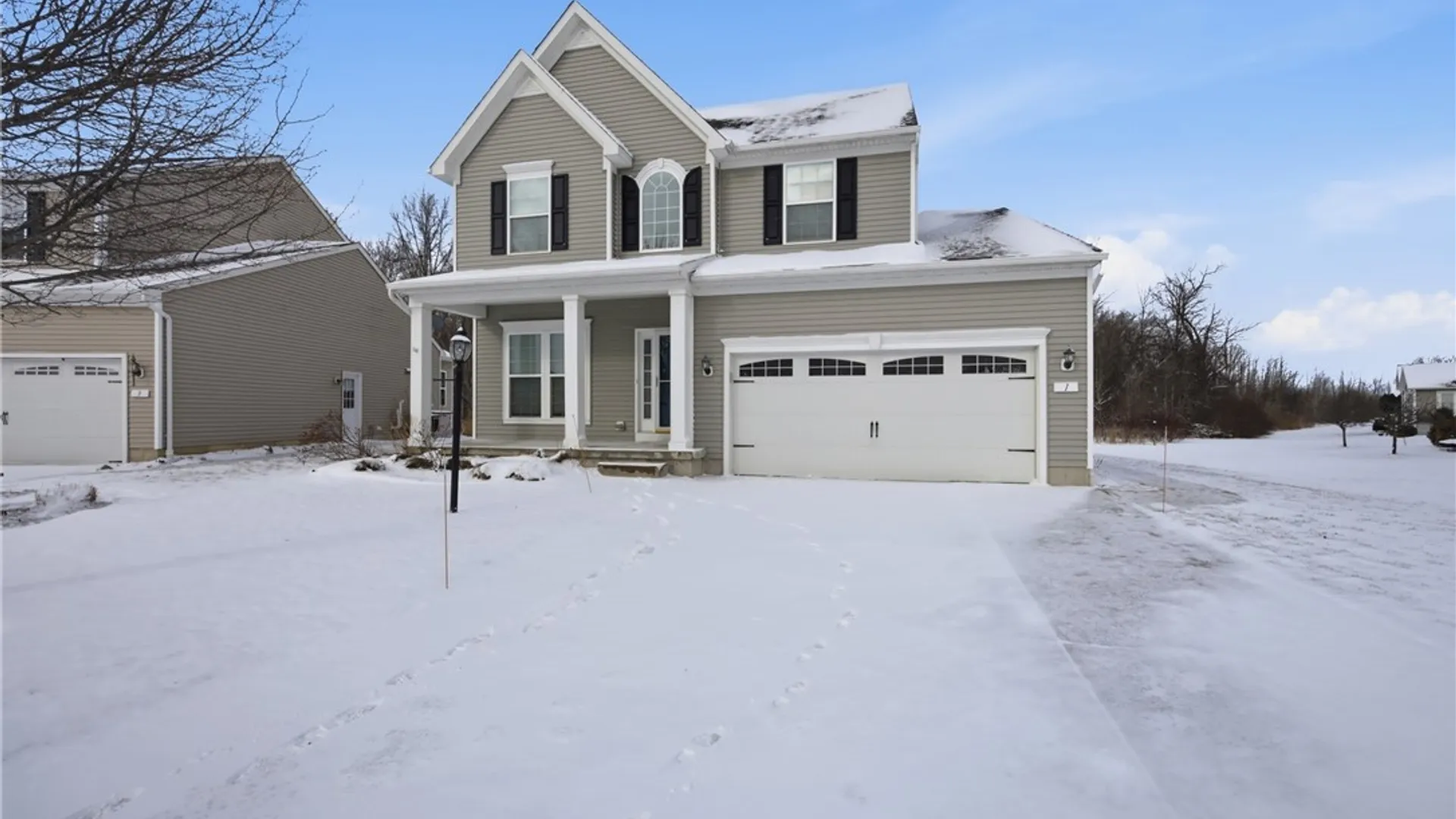 Property at 1 Skylark Lane, Wheatfield, NY 14304 2