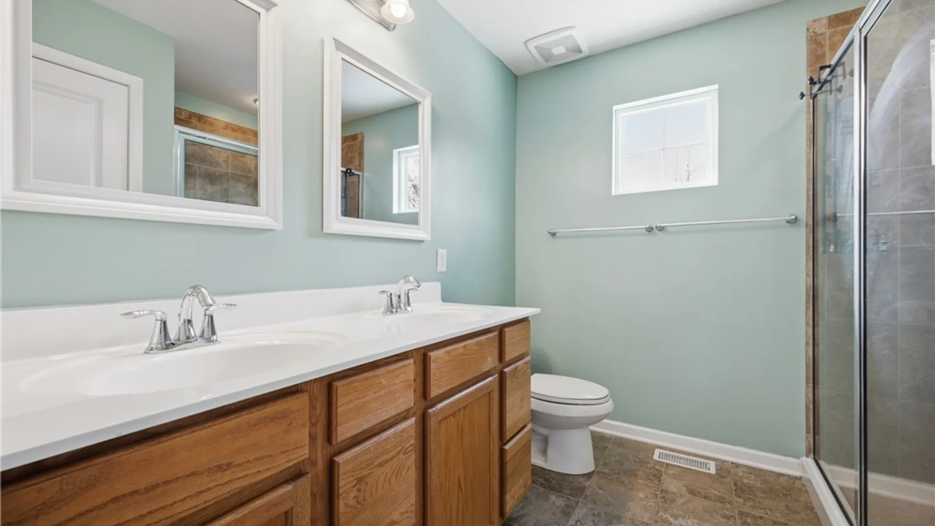 Property at 1 Skylark Lane, Wheatfield, NY 14304 25